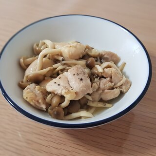 鶏肉としめじのめんつゆマヨ炒め